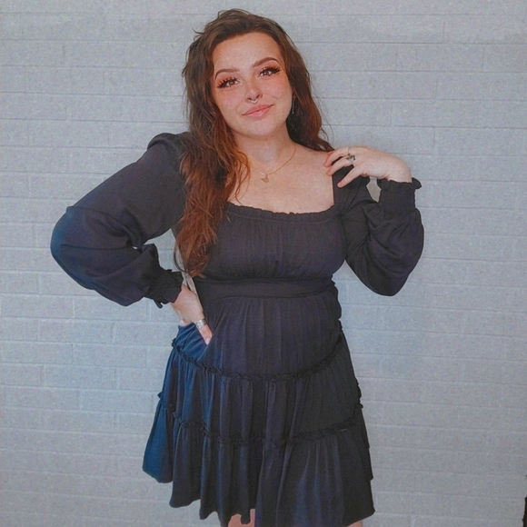 Meet your Posher, Olivia - Picture 2 of 2